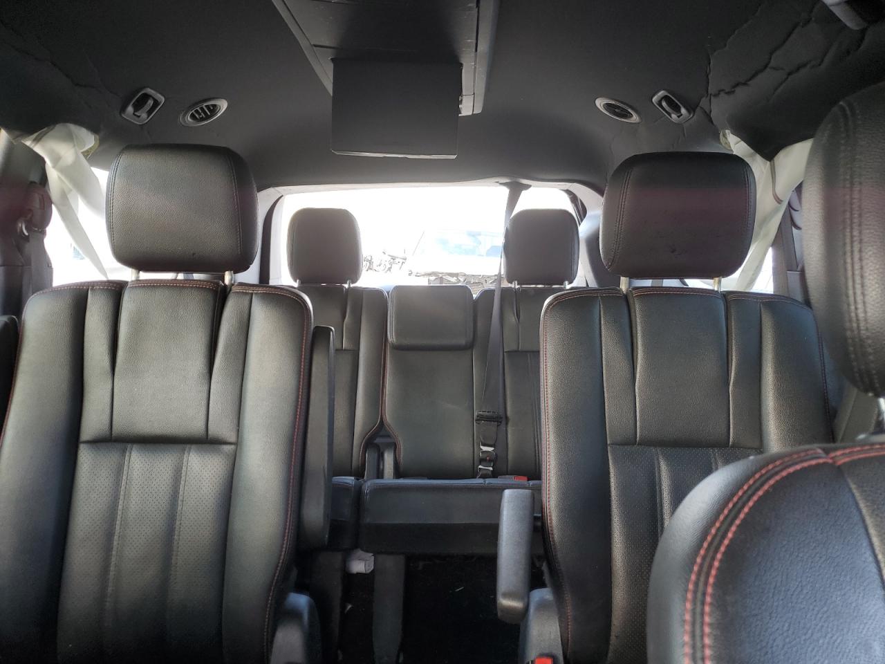 2020 Dodge Caravan - Image 10