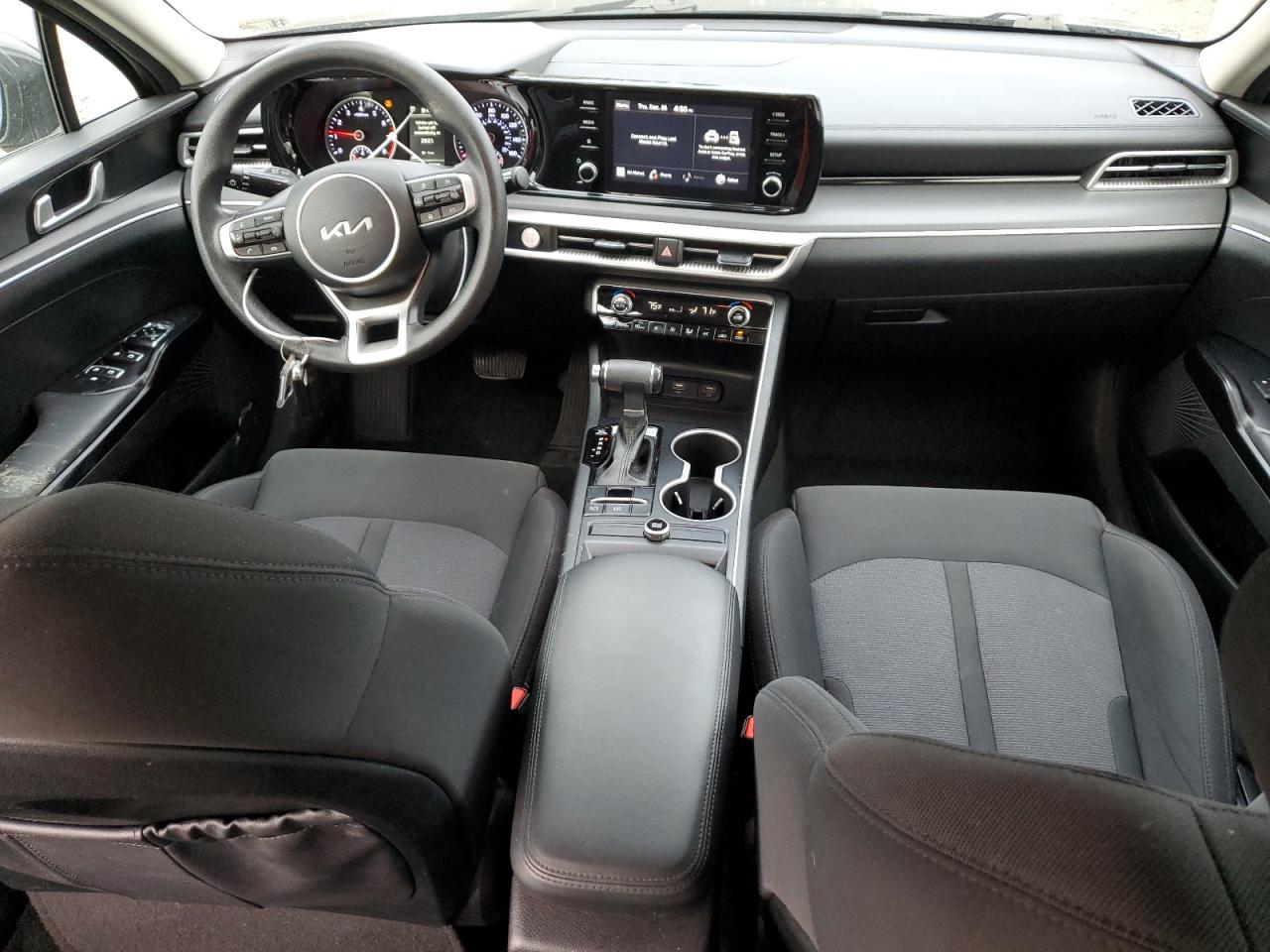 2023 Kia K5 - Image 8