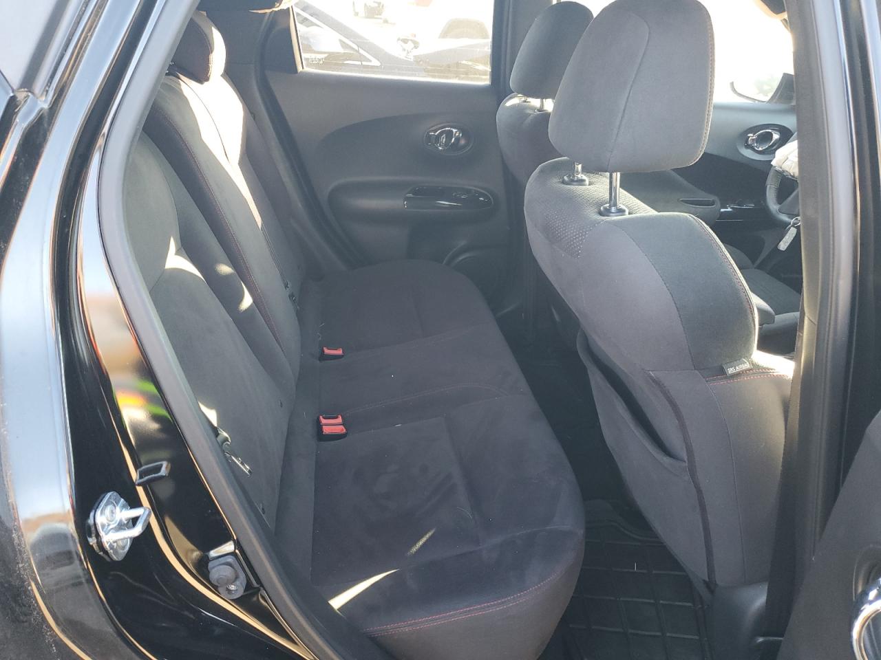 2015 Nissan Juke - Image 10