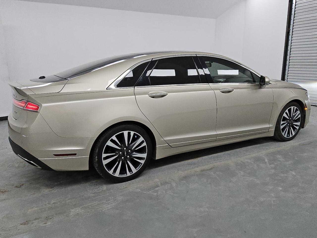 2017 Lincoln MKZ - Image 3
