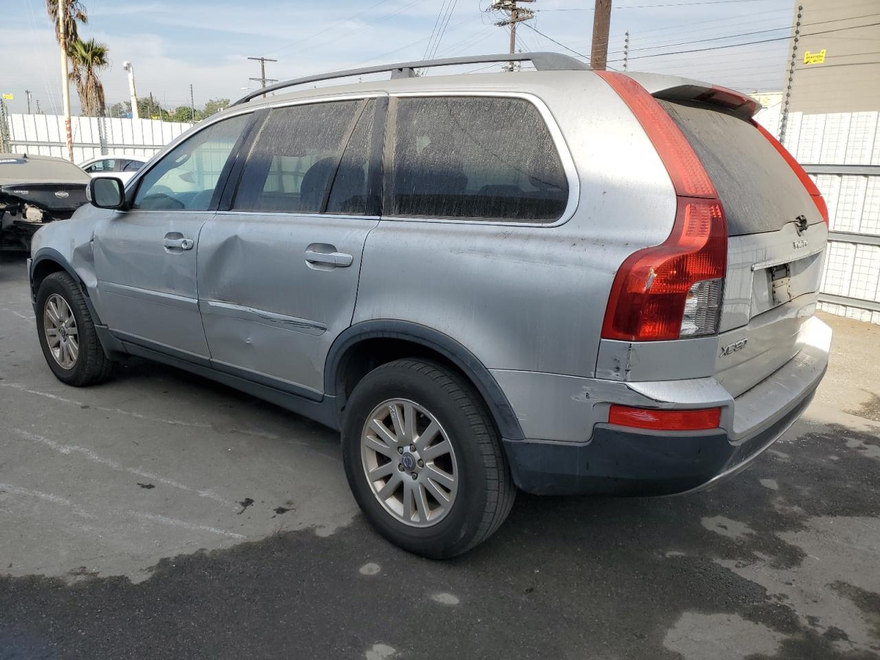 2008 Volvo XC90 - Image 2