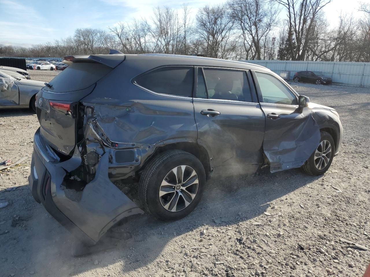 2022 Toyota Highlander - Image 3