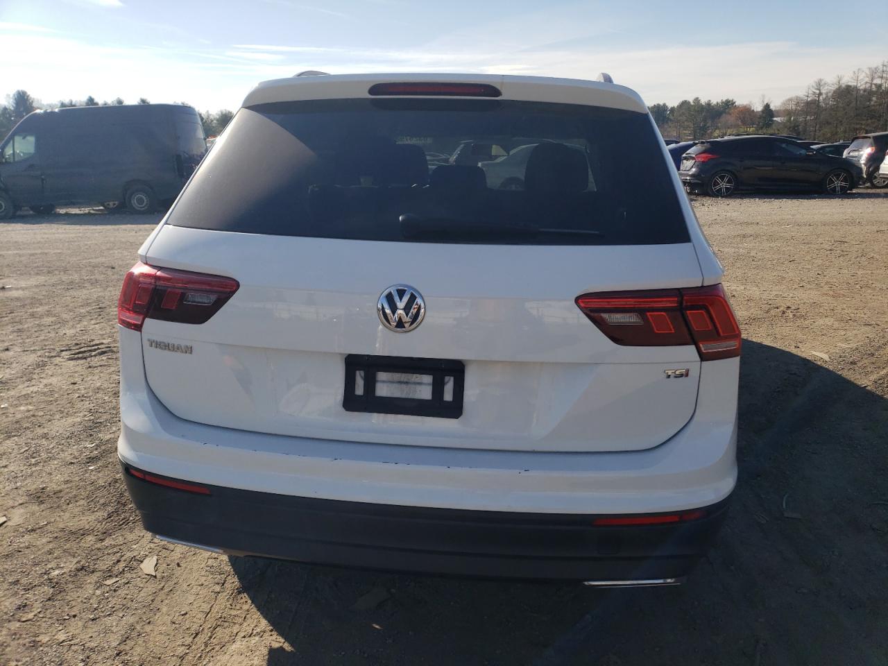 2018 Volkswagen Tiguan - Image 6