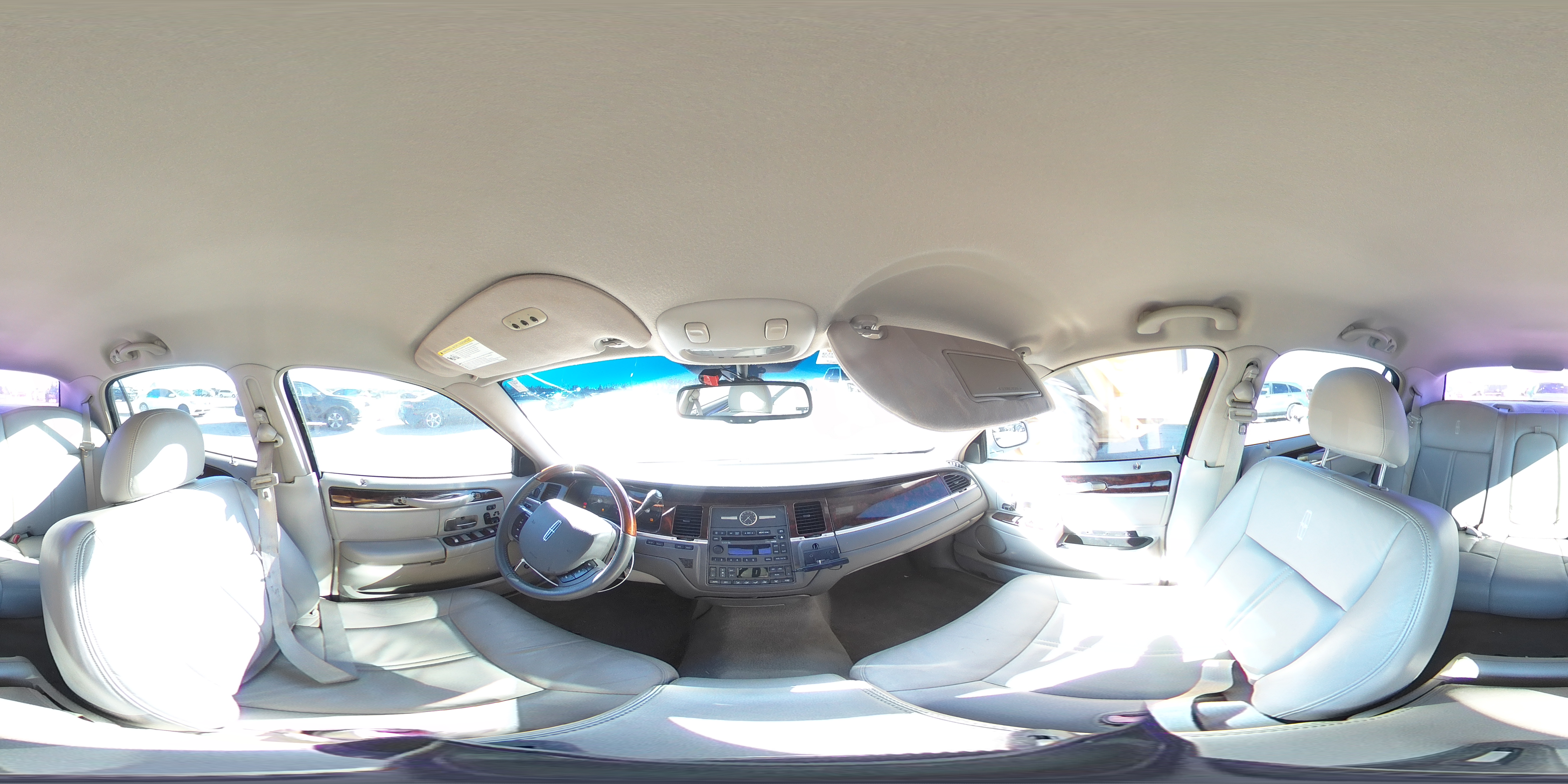 2010 Lincoln Town Car - Image 12