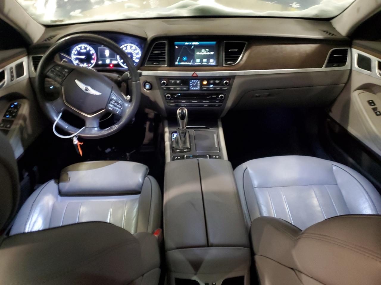 2015 Hyundai Genesis - Image 8