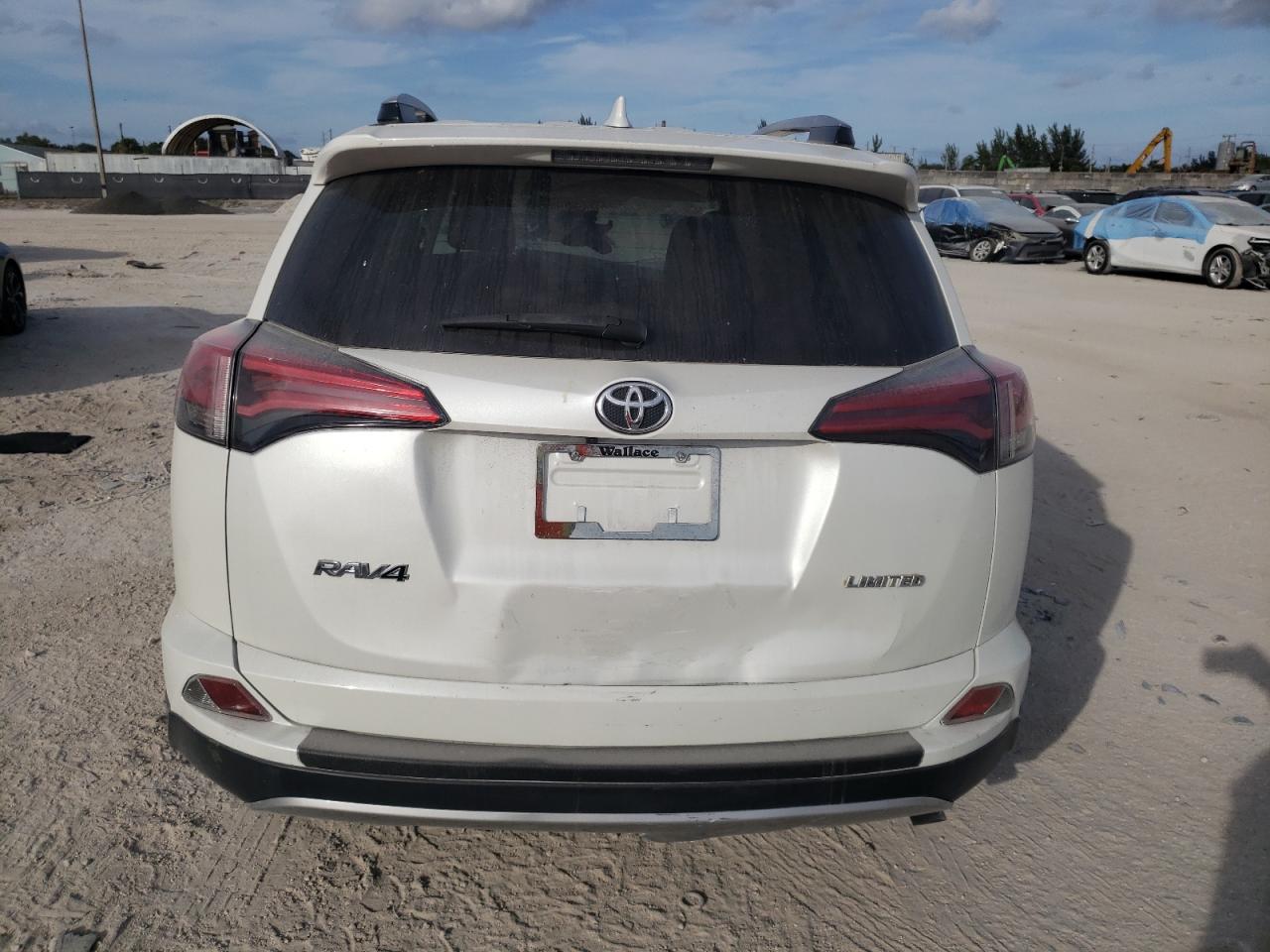 VIN JTMYFREV8JJ208438 2018 TOYOTA RAV4 no.6