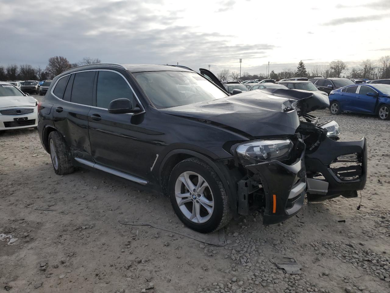 VIN 5UXTR9C51KLE18438 2019 BMW X3 no.4