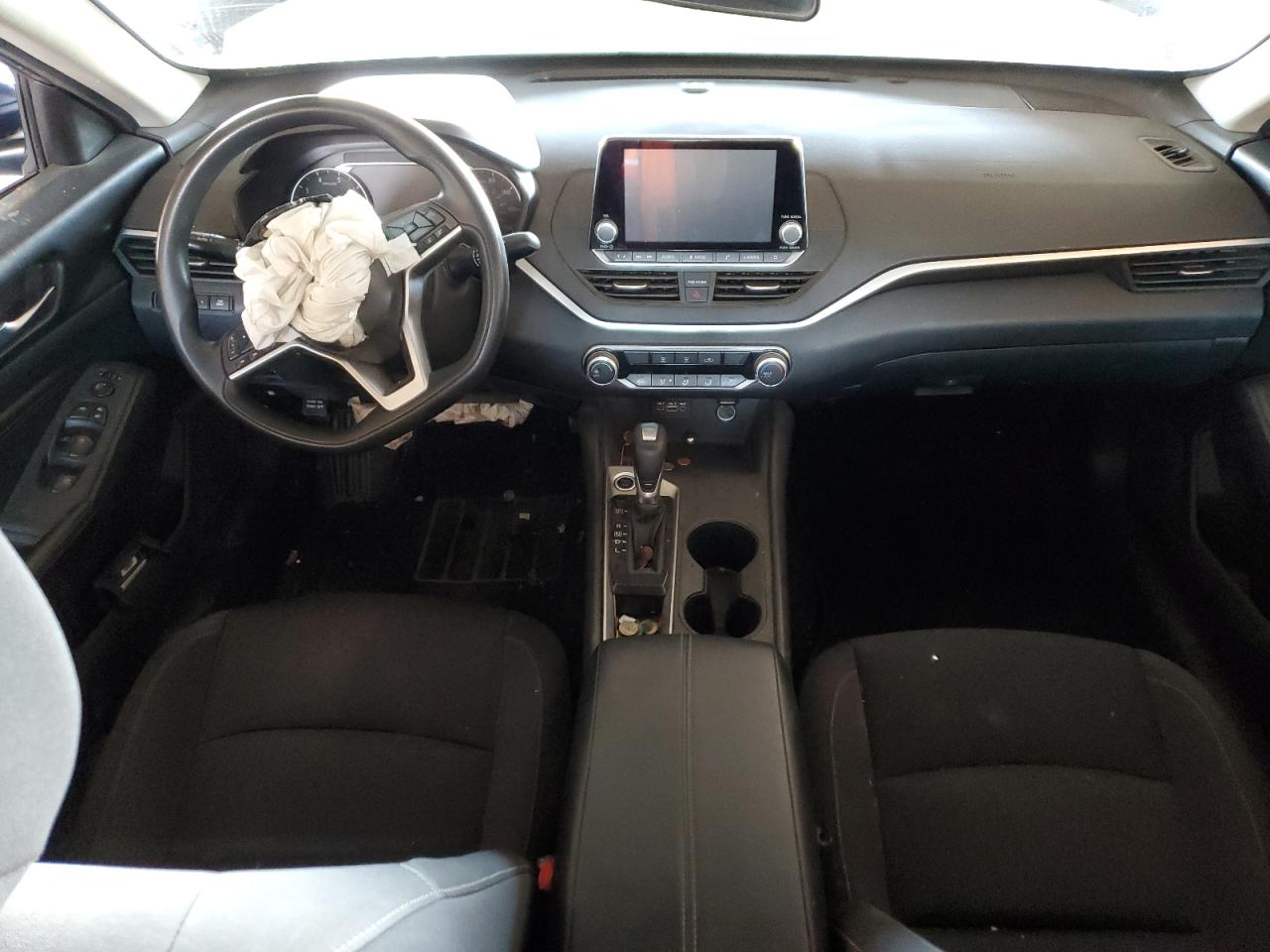 2020 Nissan Altima - Image 8
