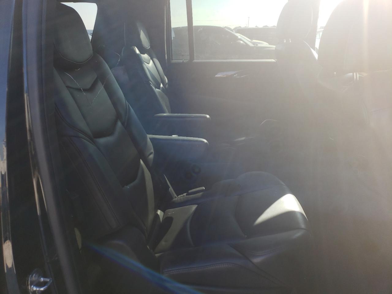2020 Cadillac Escalade - Image 12