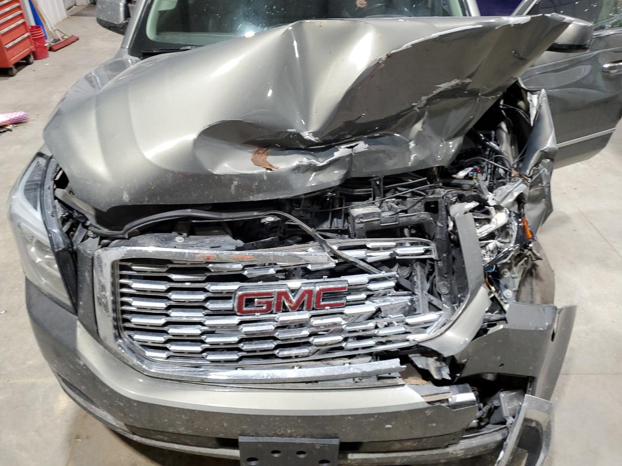 2018 GMC Yukon - Image 12
