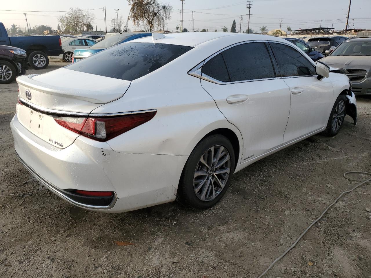 VIN 58ACA1C13NU015522 2022 LEXUS ES300 no.3