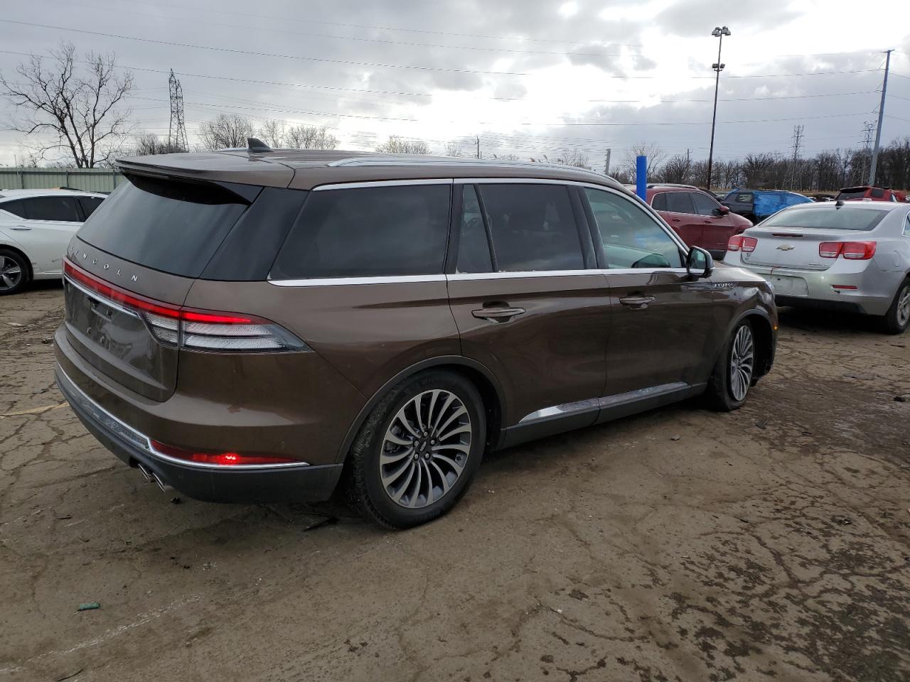 VIN 5LM5J7XC6NGL06378 2022 LINCOLN AVIATOR no.3