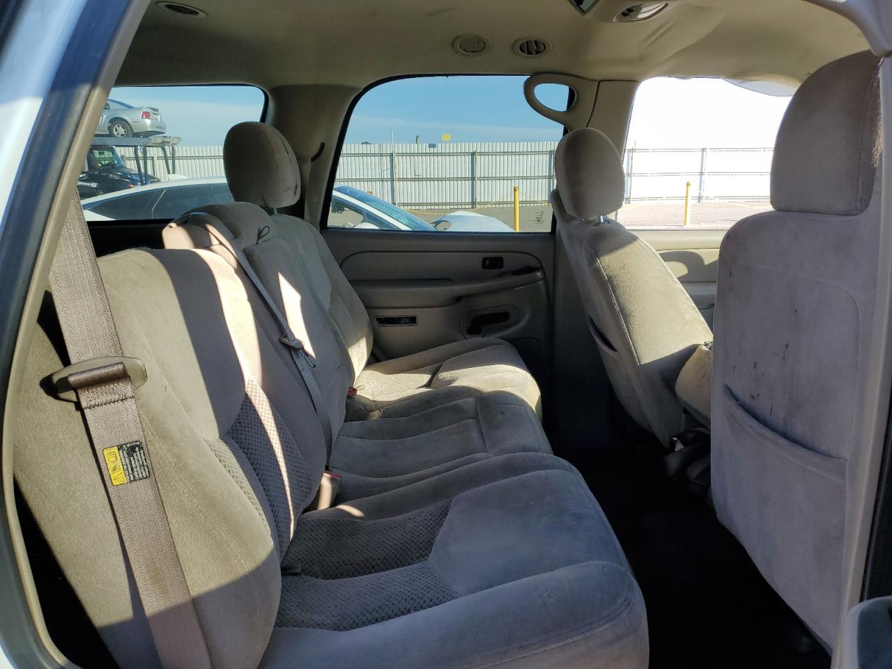 2005 Chevrolet Tahoe - Image 11