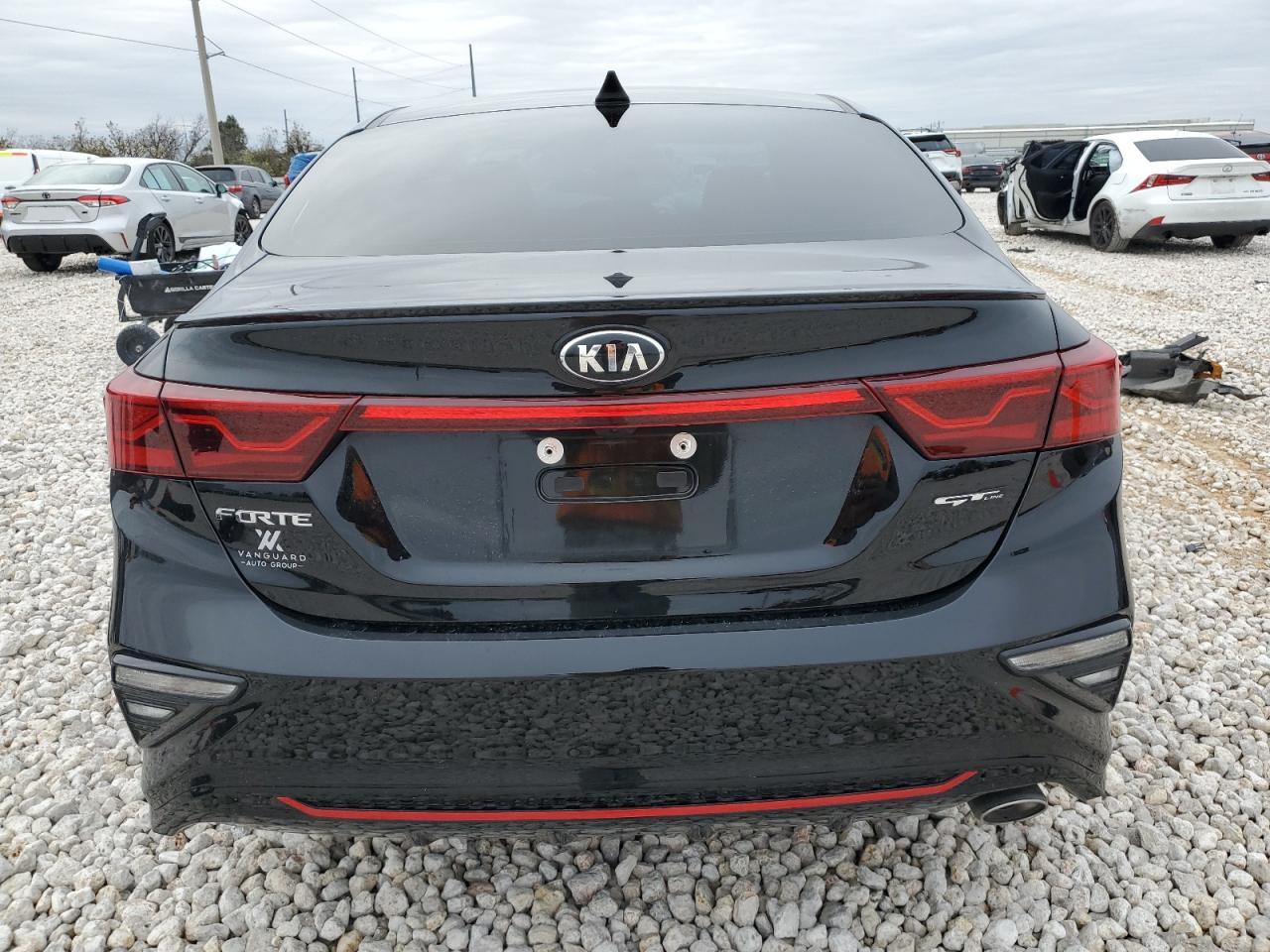 2021 Kia Forte - Image 6