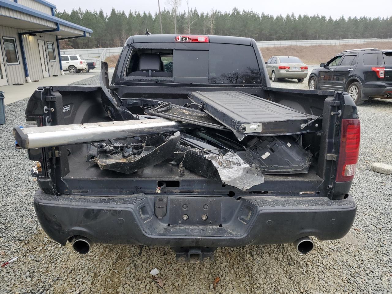 2016 RAM 1500 - Image 6