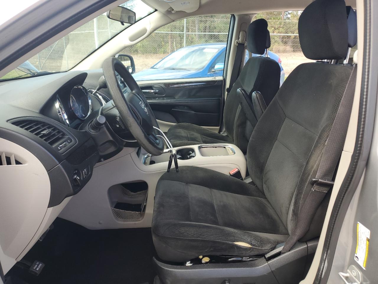 2016 Dodge Caravan - Image 7