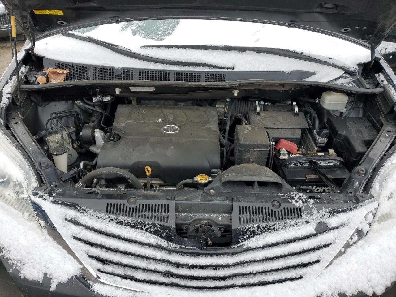 2012 Toyota Sienna - Image 12