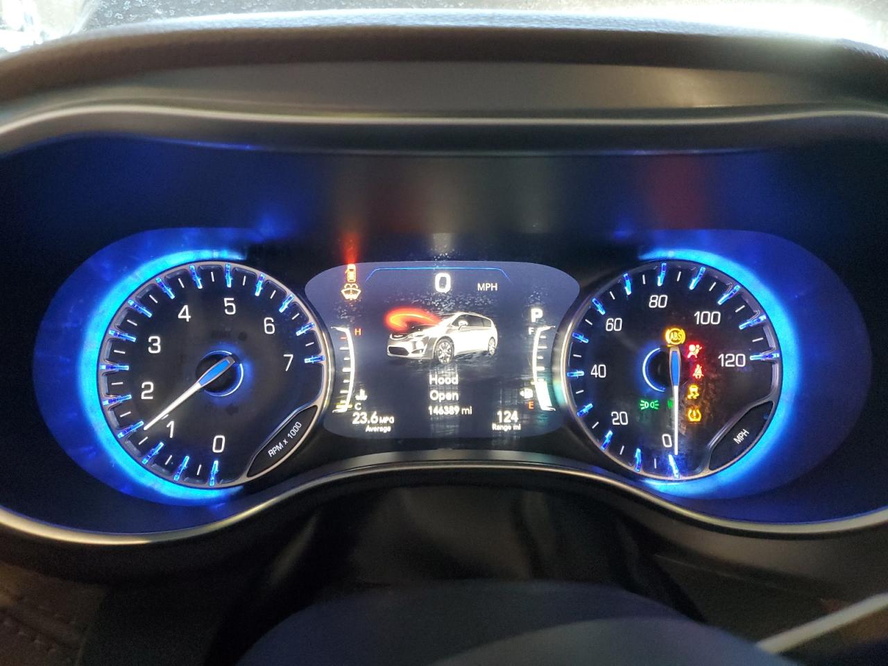 2018 Chrysler Pacifica - Image 9