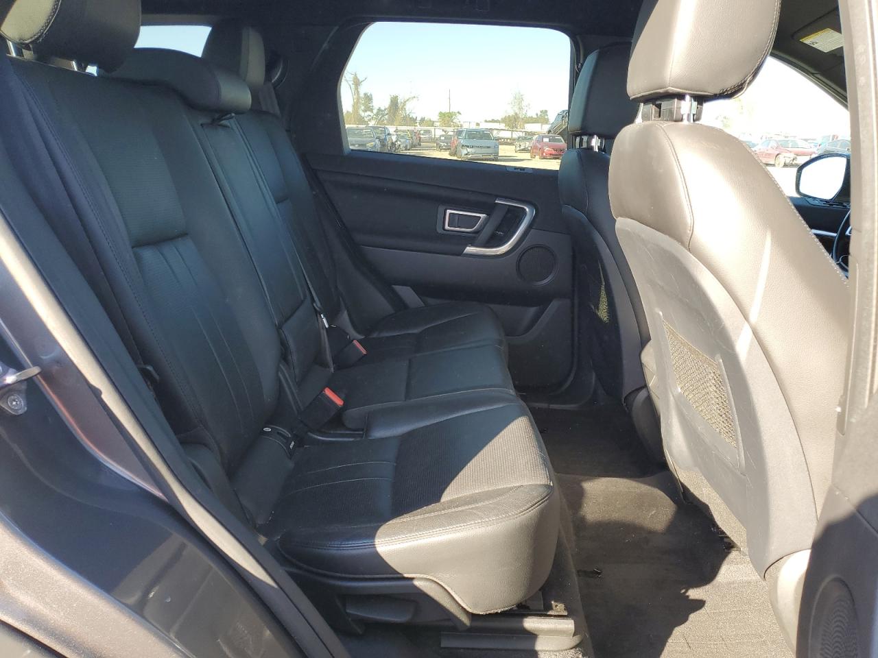 2019 Land Rover Discovery - Image 11