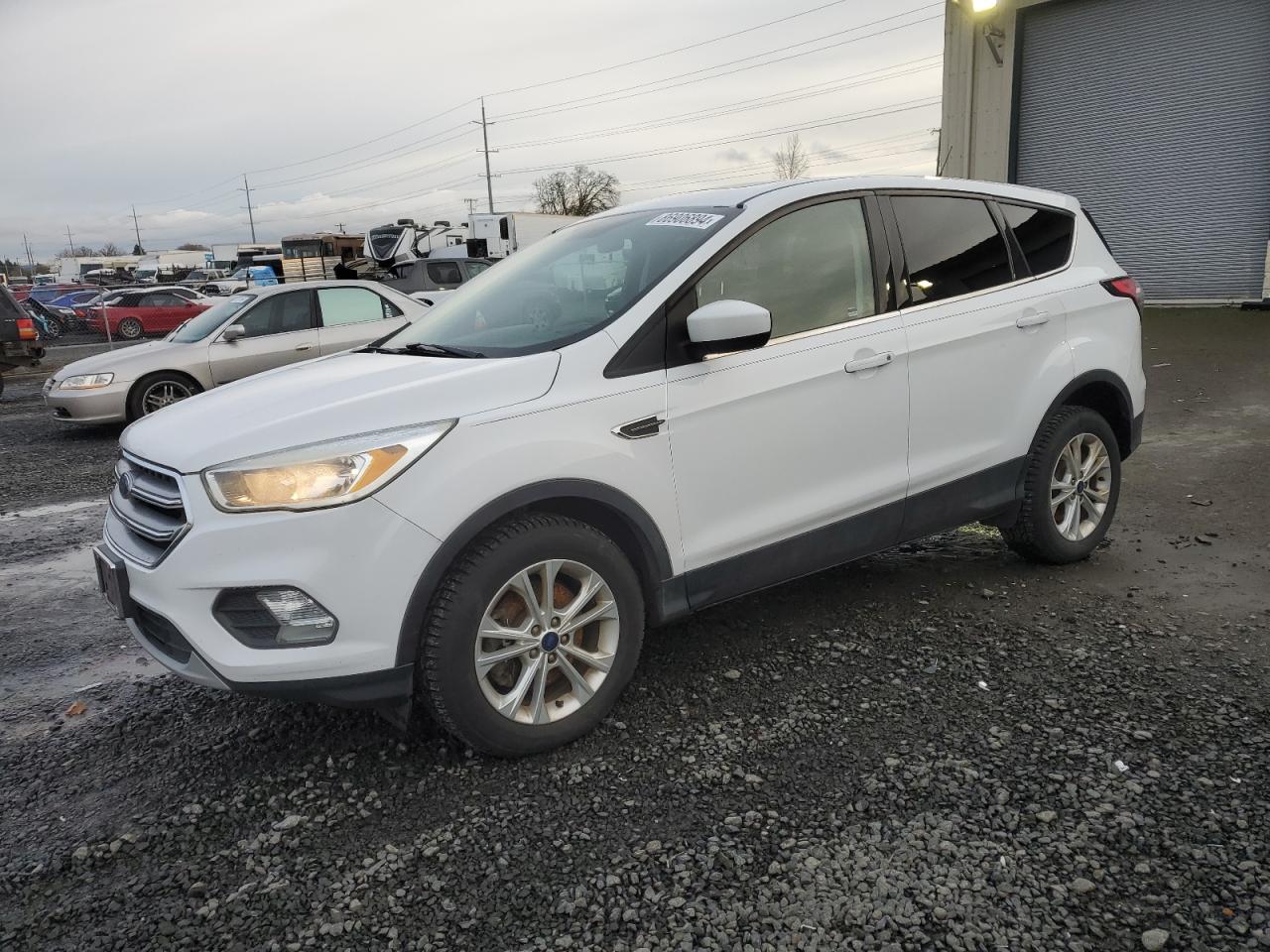 VIN 1FMCU9G9XHUA28687 2017 FORD ESCAPE no.1