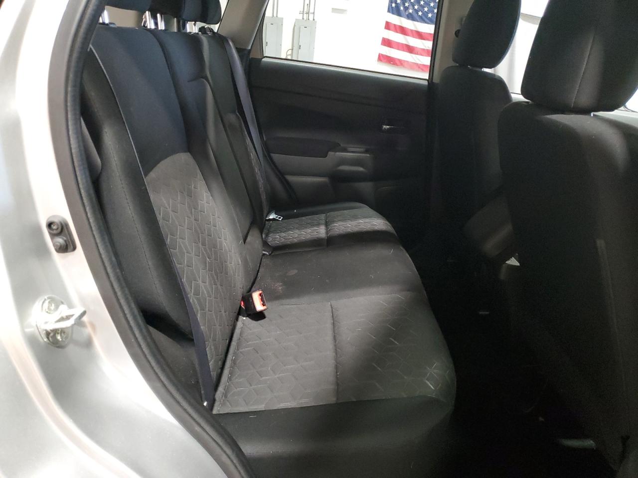 2020 Mitsubishi Outlander - Image 11
