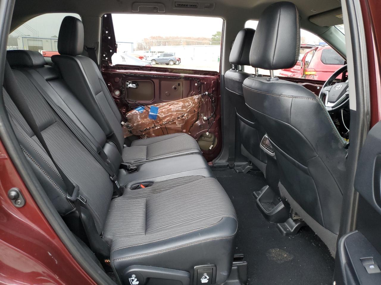 2019 Toyota Highlander - Image 11