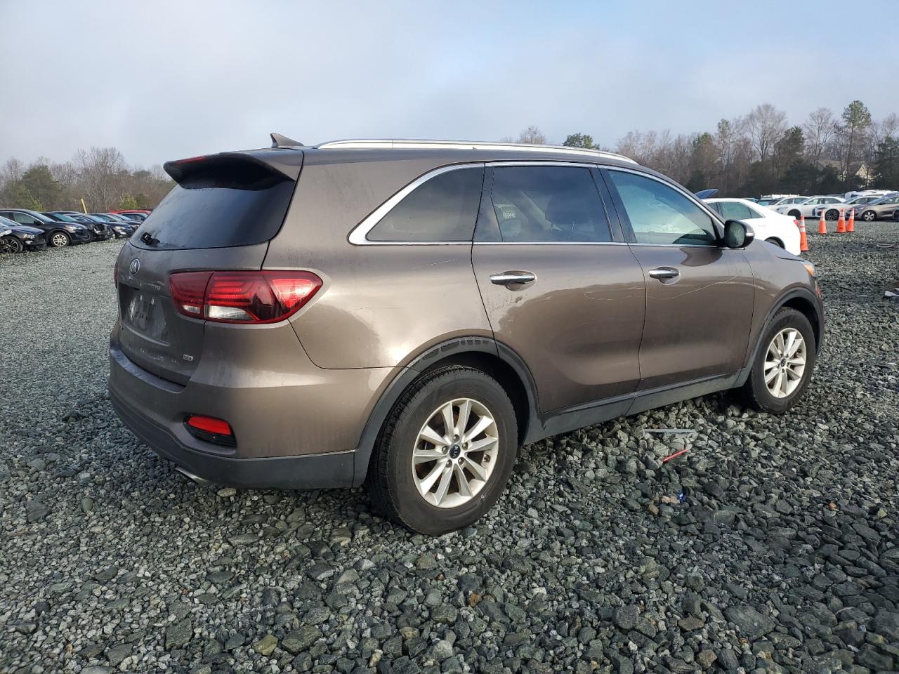 VIN 5XYPG4A32KG538528 2019 KIA SORENTO no.3