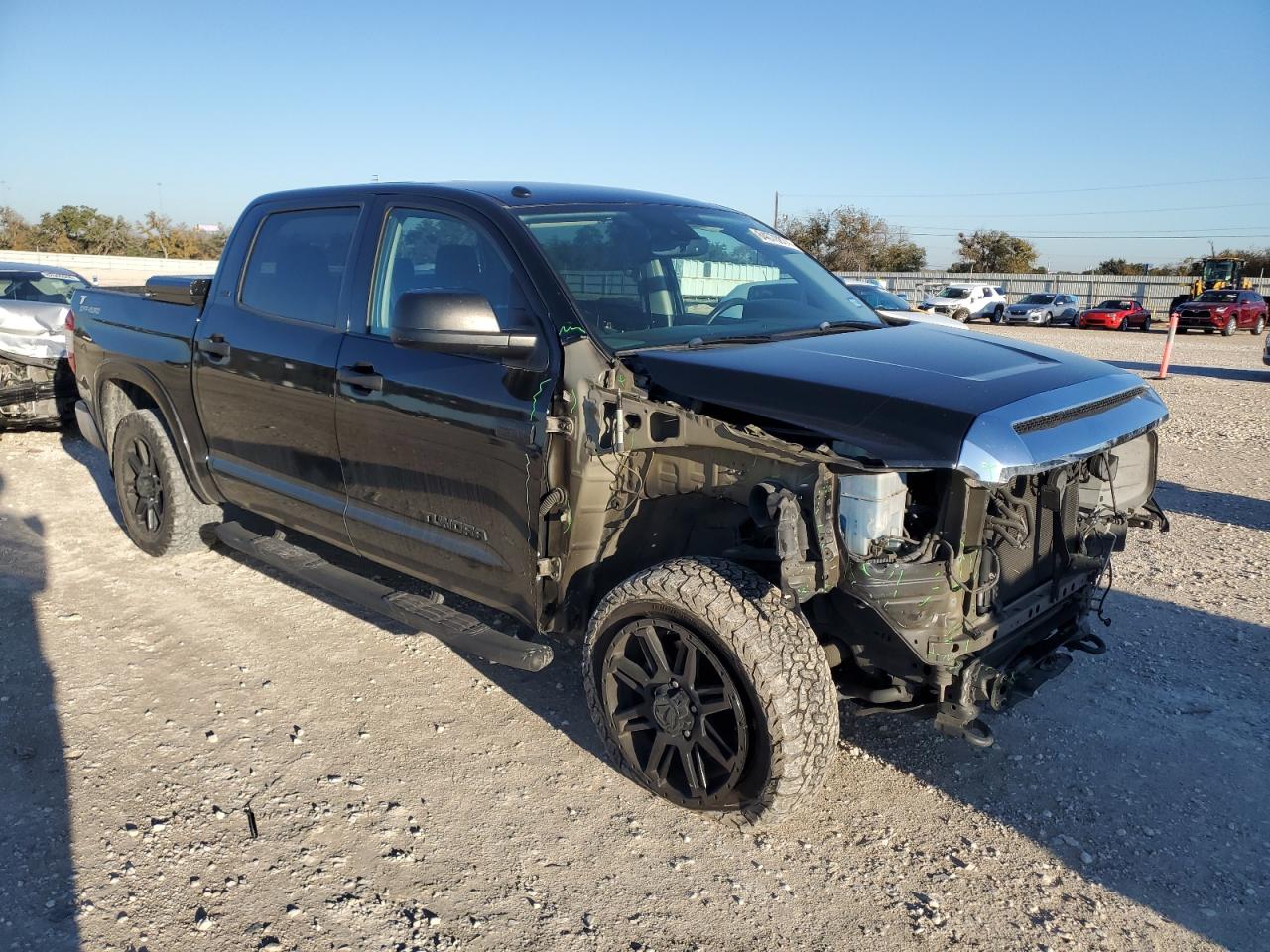 VIN 5TFDW5F15JX724840 2018 TOYOTA TUNDRA no.4