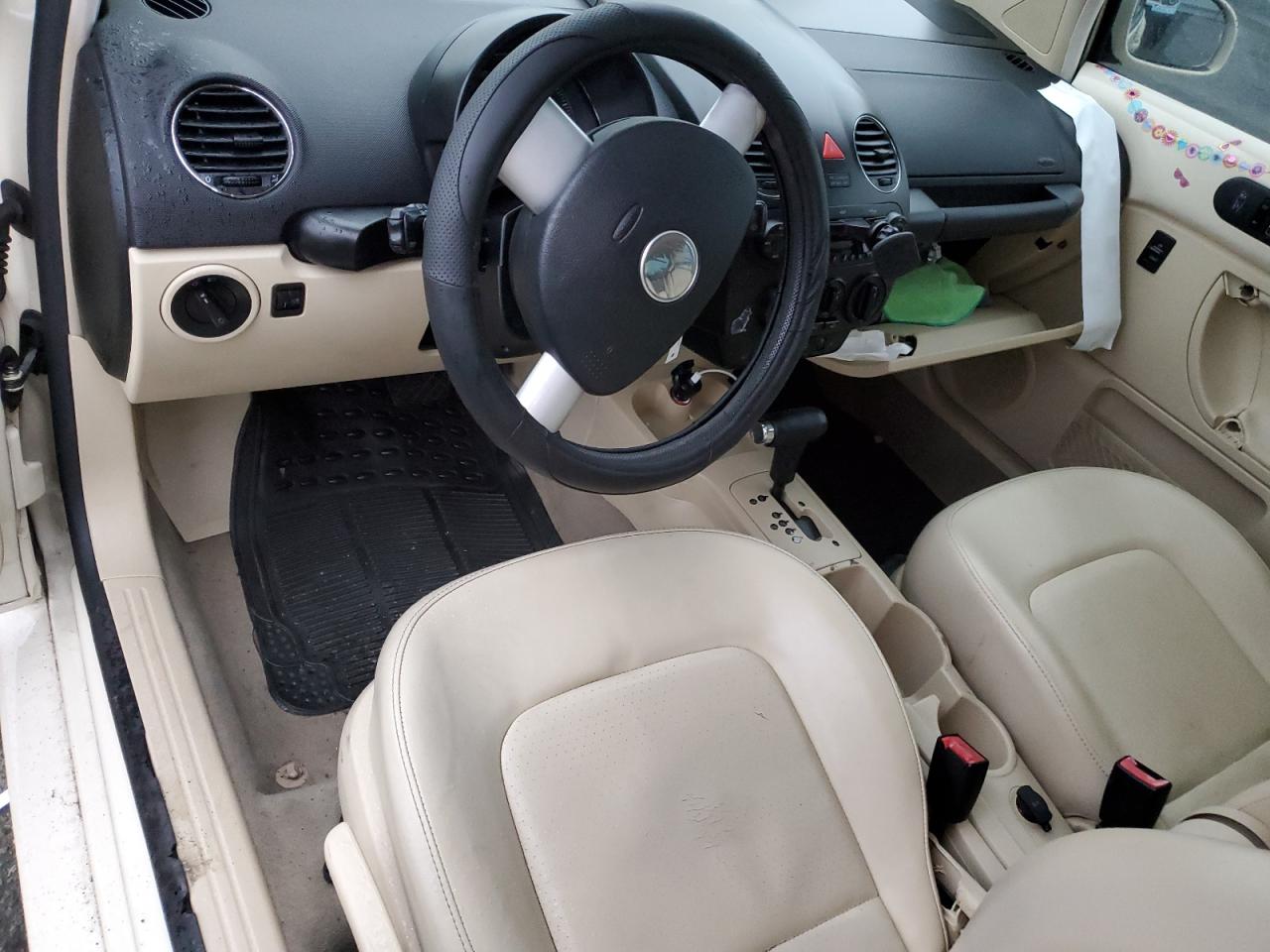 2006 Volkswagen Beetle - Image 8