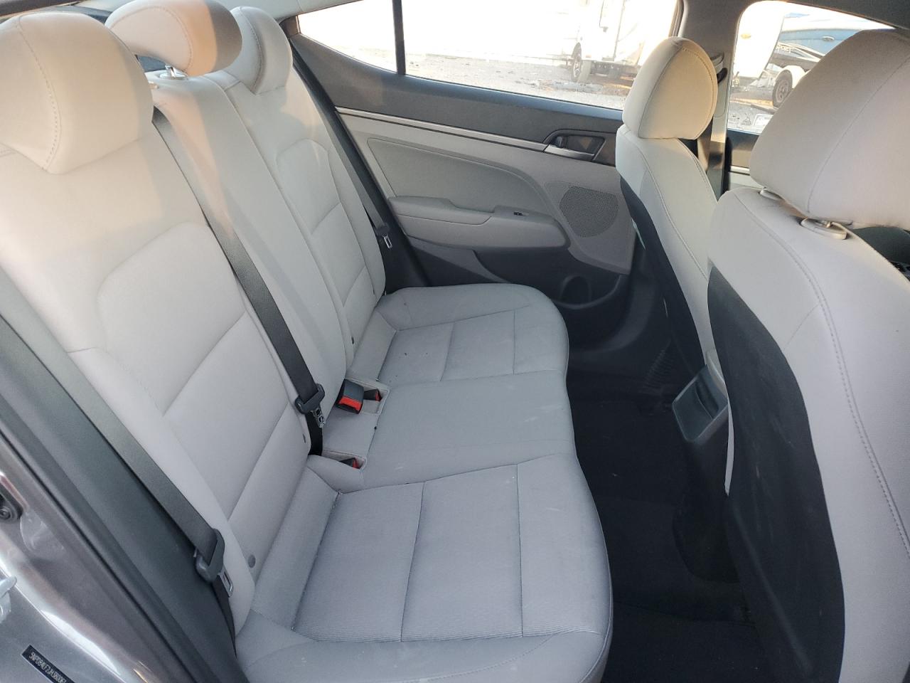 2018 Hyundai Elantra - Image 10