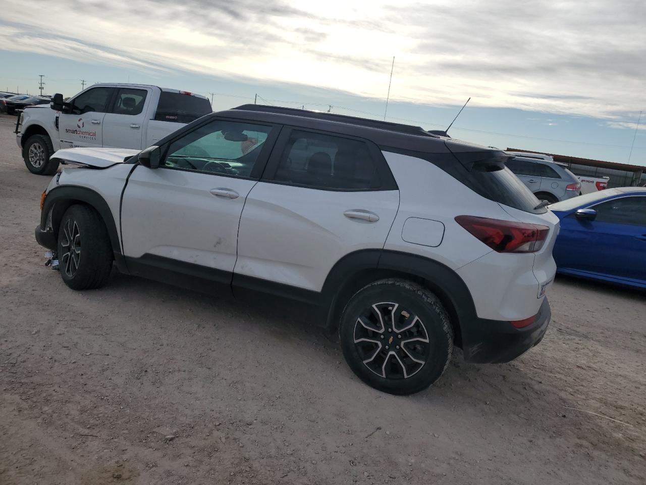 2022 Chevrolet TrailBlazer - Image 2