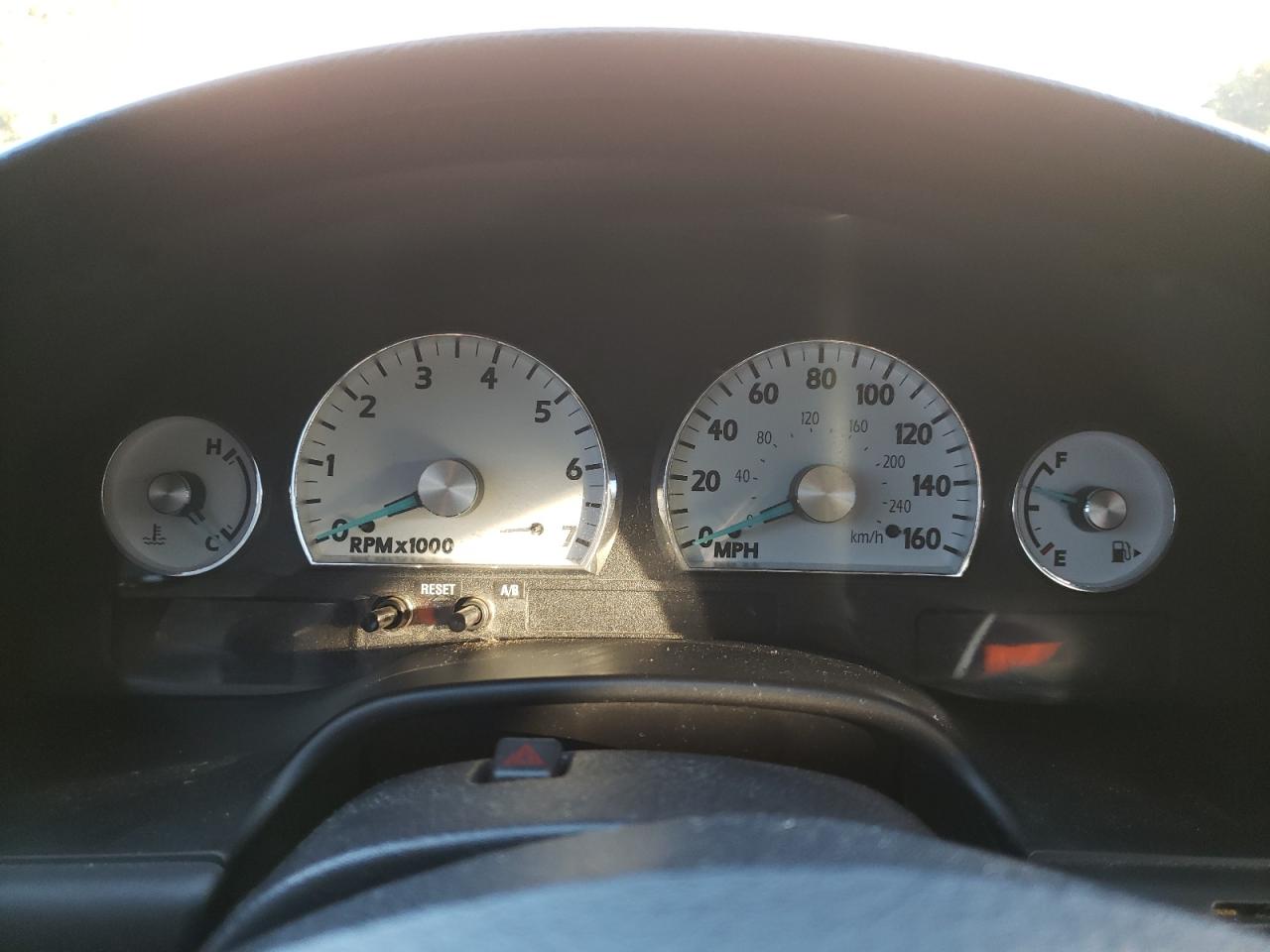 2003 Ford Thunderbird - Image 9