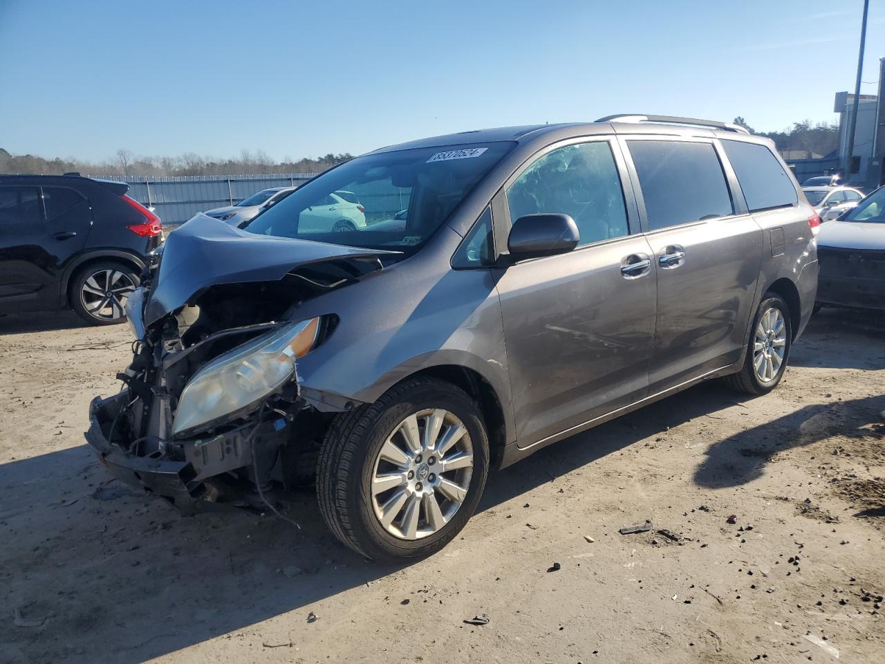 2012 Toyota Sienna Xle for Sale in Fredericksburg, VA - Front End