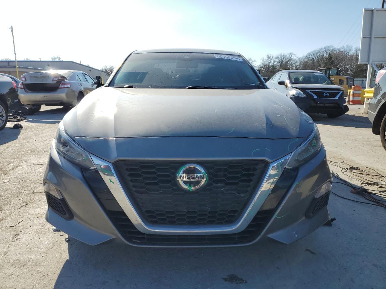 2021 Nissan Altima - Image 5