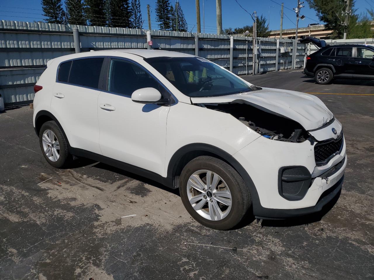 VIN KNDPM3ACXK7578503 2019 KIA SPORTAGE no.4