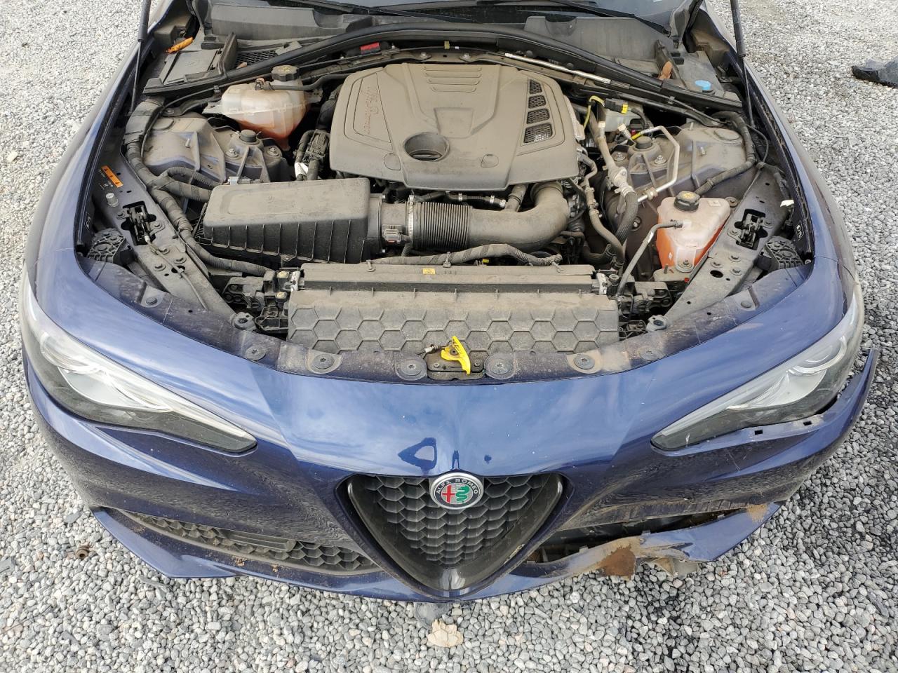 2020 Alfa Romeo Giulia - Image 13
