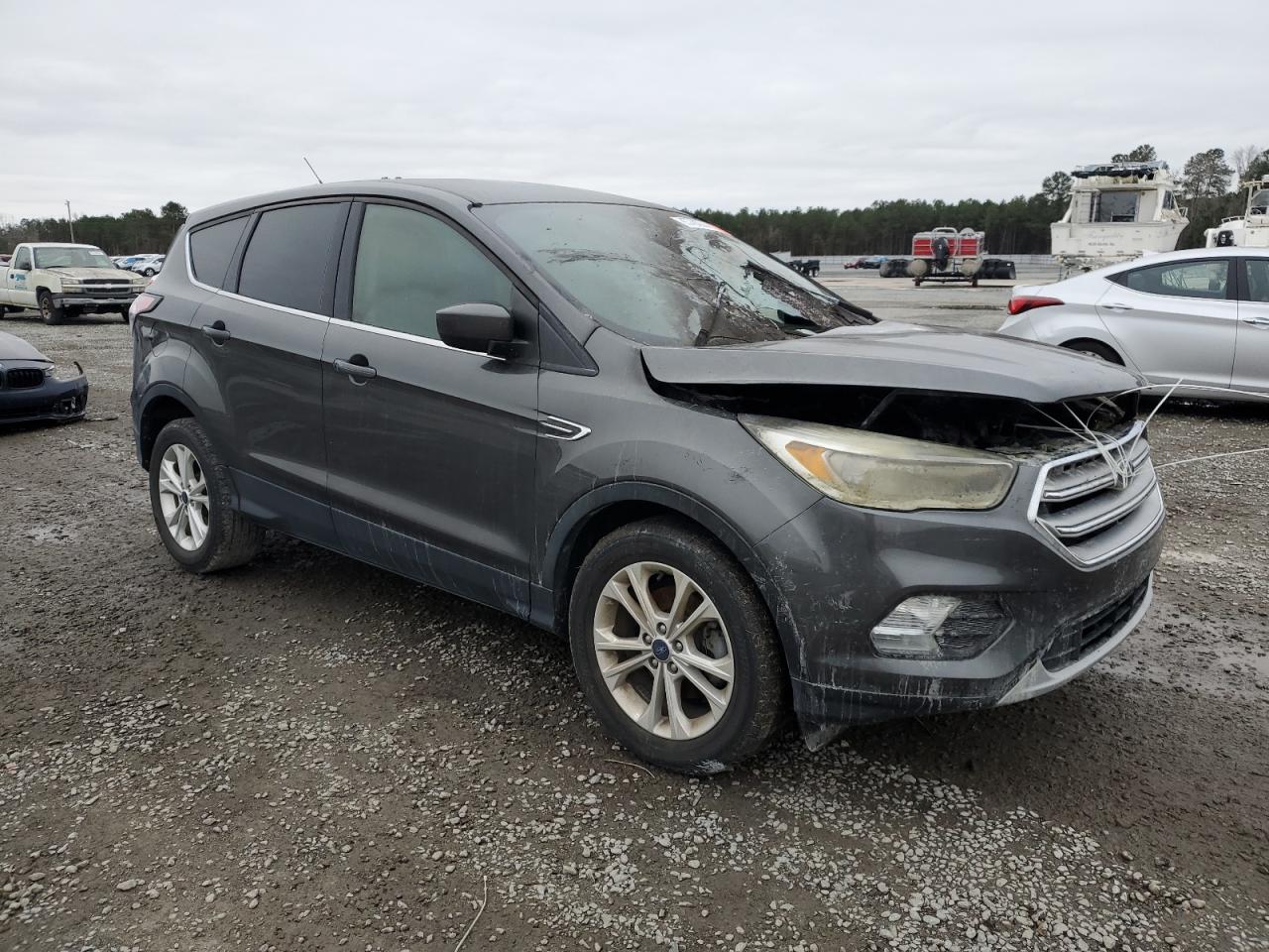 VIN 1FMCU0GDXHUF01617 2017 FORD ESCAPE no.4