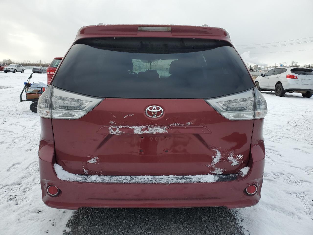 2016 Toyota Sienna - Image 6