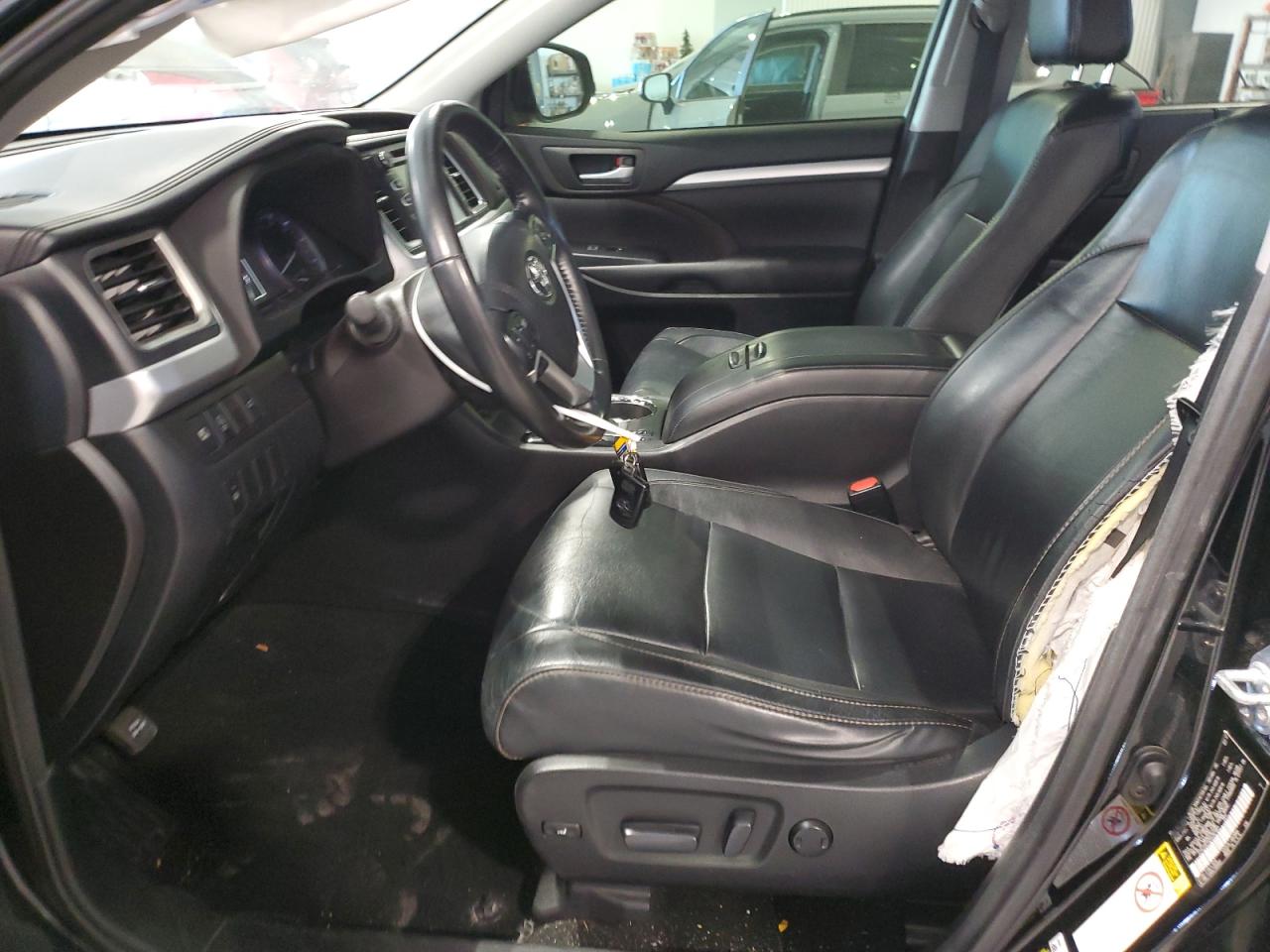 2017 Toyota Highlander - Image 7