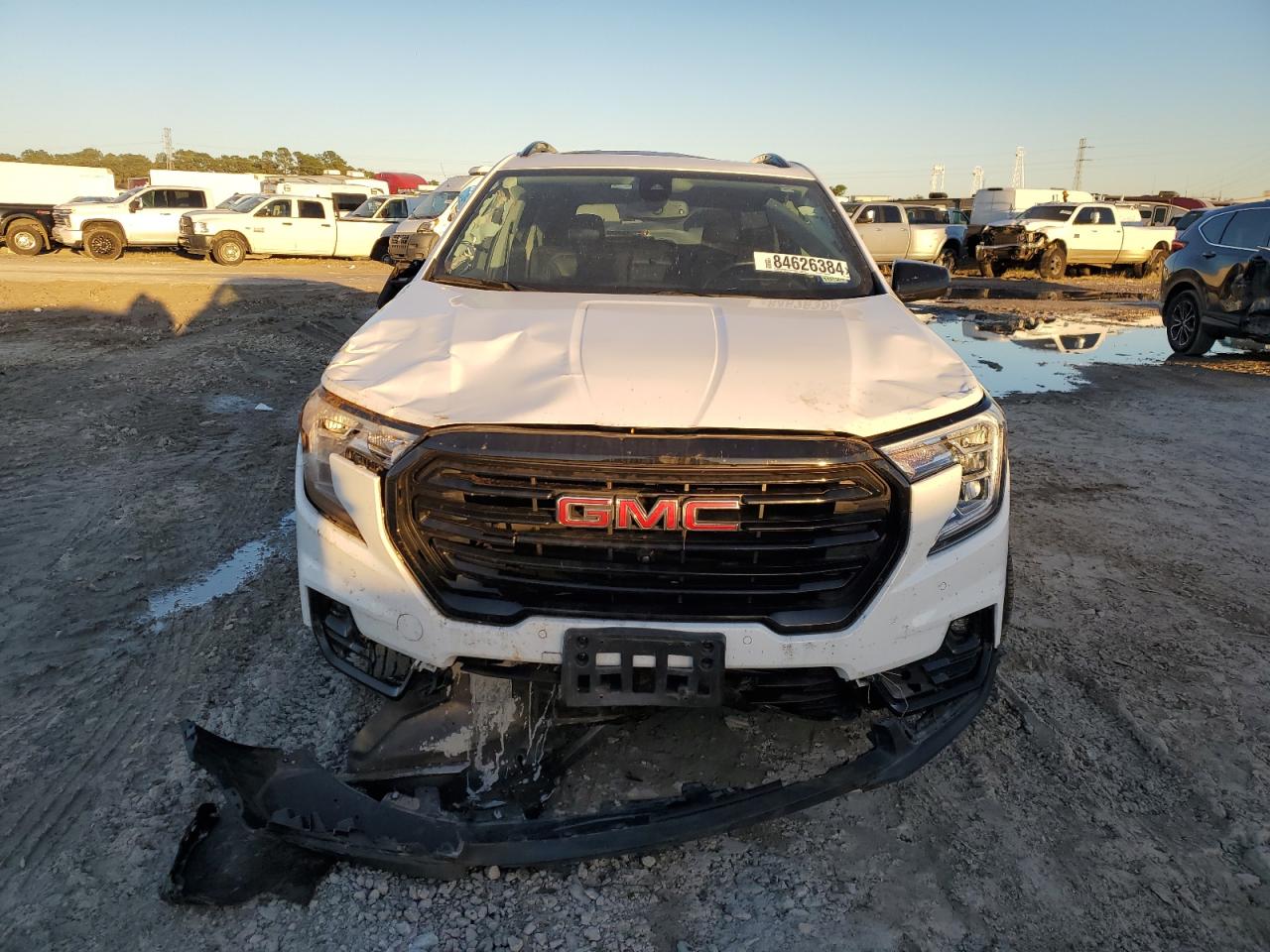 2022 GMC Terrain - Image 5