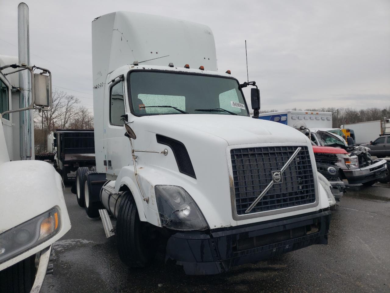 2004 Volvo Vn Vnl de vânzare în Glassboro, NJ - Front End