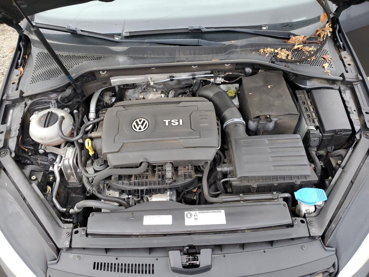 2017 Volkswagen GTI - Image 12