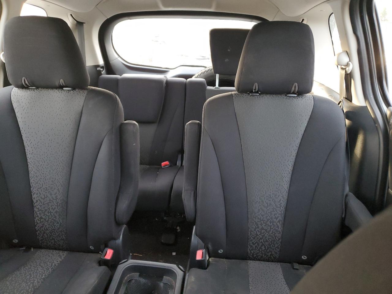 2012 Mazda 5 - Image 10