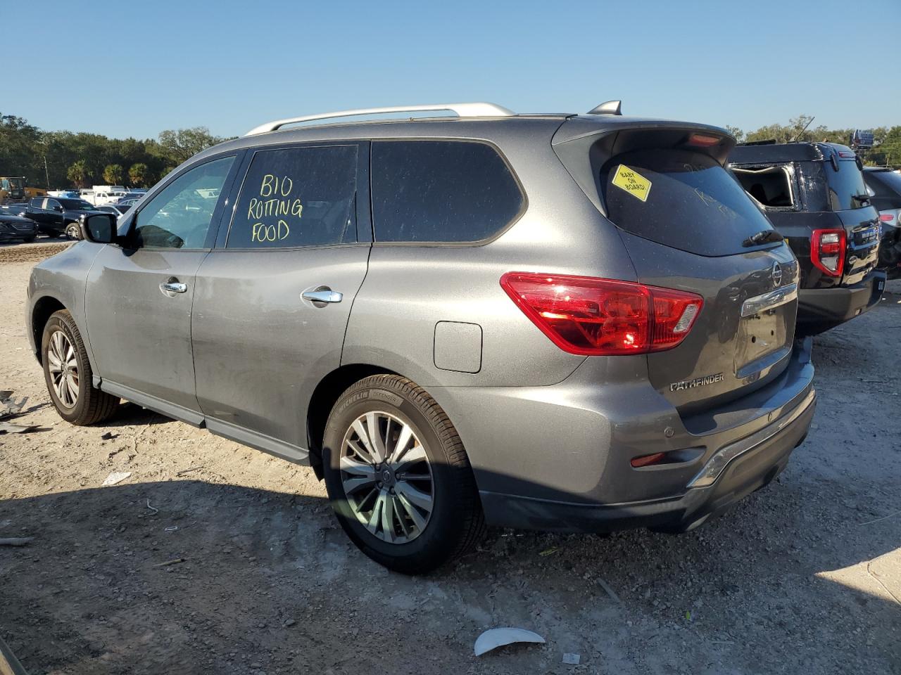 VIN 5N1DR2MN1KC636089 2019 NISSAN PATHFINDER no.2