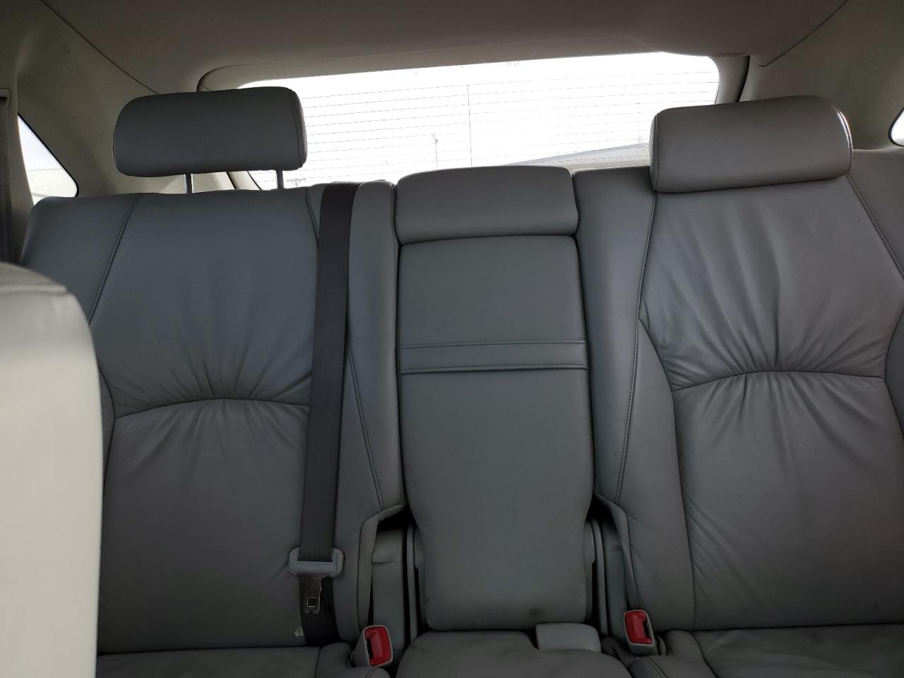 2004 Lexus RX - Image 10