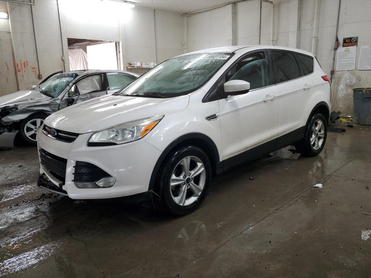 VIN 1FMCU0GX2EUB27557 2014 FORD ESCAPE no.1