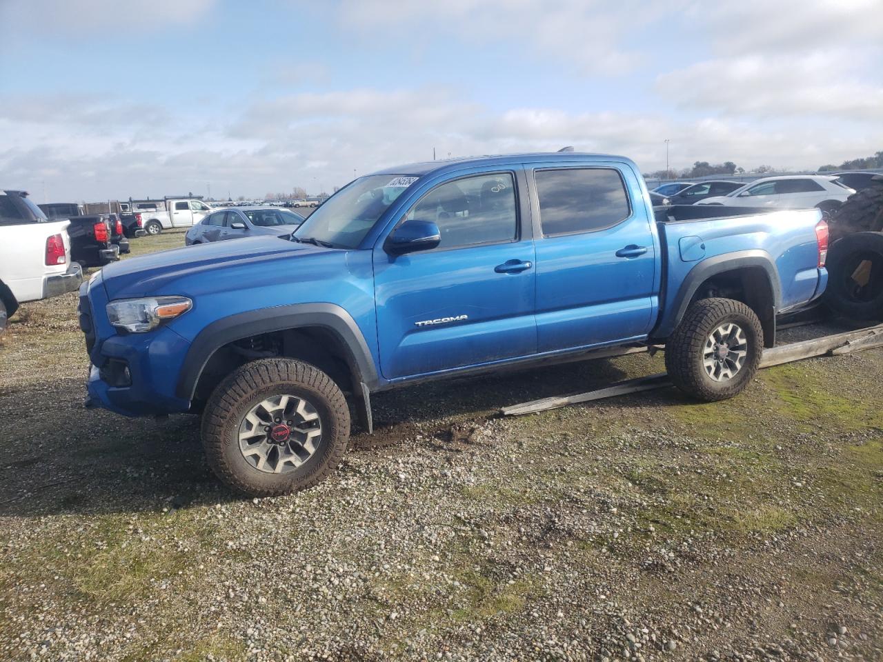 2017 TOYOTA TACOMA