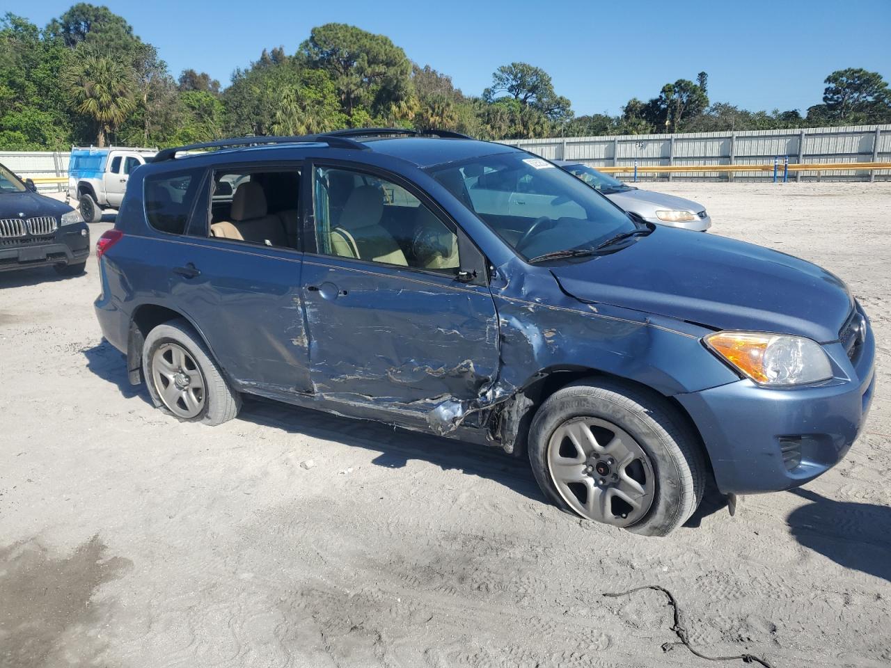 2012 Toyota RAV 4 - Image 4
