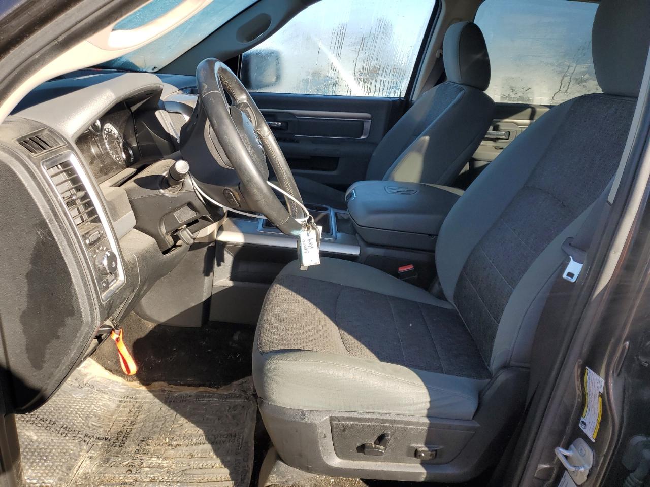 2015 RAM 1500 - Image 7