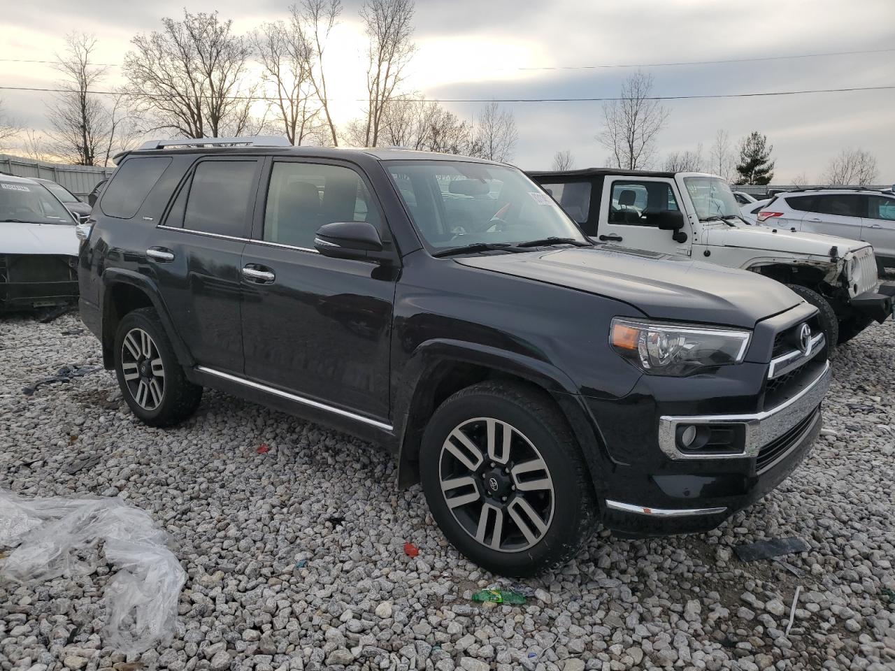 VIN JTEBU5JR5K5680762 2019 TOYOTA 4RUNNER no.4